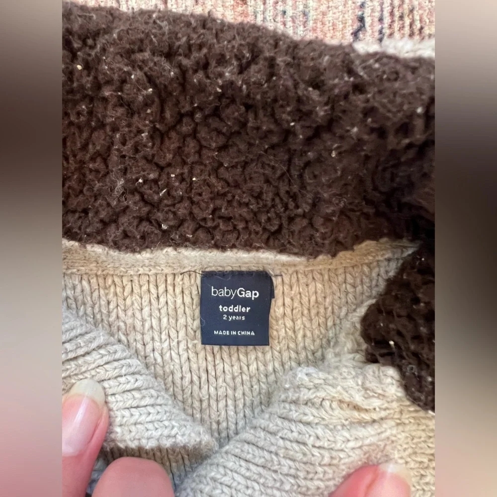 GAP Kids Cream Cable Knit Sweater - Picture 3 of 3